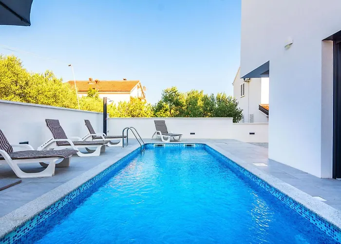 Apartment Spanic 2 Vir