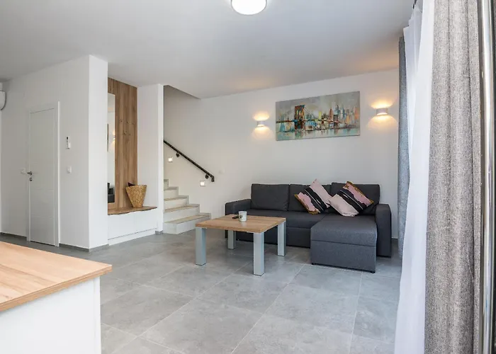 Spanic 2 Apartment *