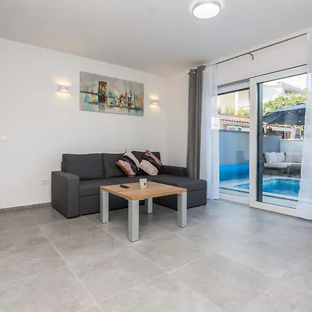 Spanic 2 Apartment