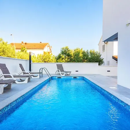 Apartment Spanic 2 Vir