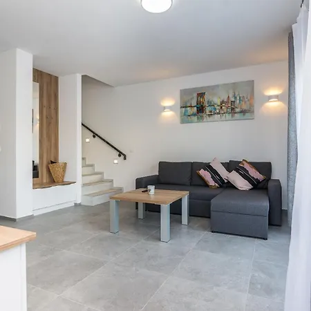 Spanic 2 Apartment *