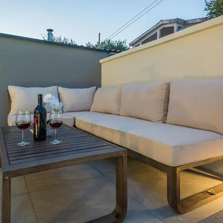 Spanic 2 Apartment Vir