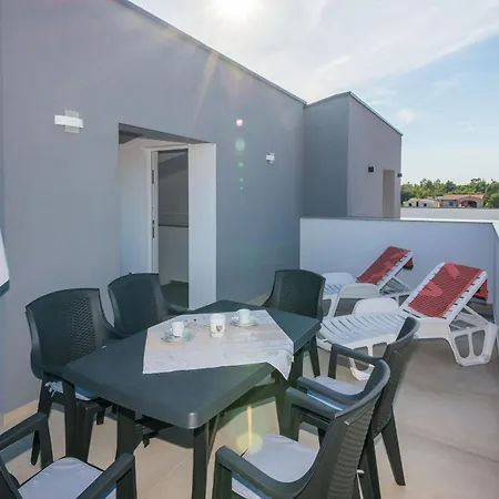 Spanic 2 Apartment Vir