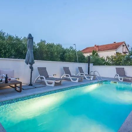 Spanic 2 Apartment Vir