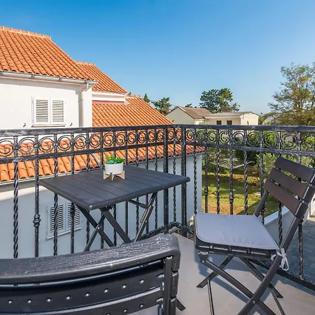 Spanic 2 Apartment Vir