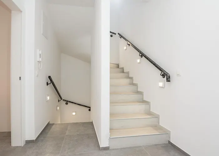 Spanic 2 Apartman Vir